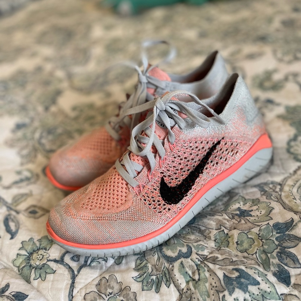 Women’s Nike Free Run Flyknit size 7.5